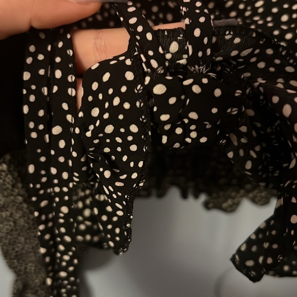 Size small - Picture 3 of 3